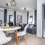 Maella דירה זאדאר