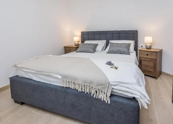 Apartment Maella Zadar