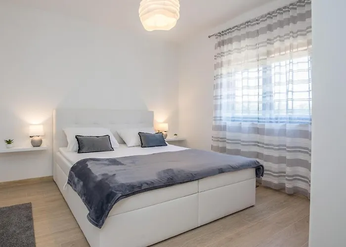 Maella Appartement *