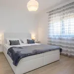 Maella Appartement *