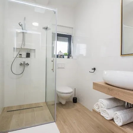 Maella Apartment